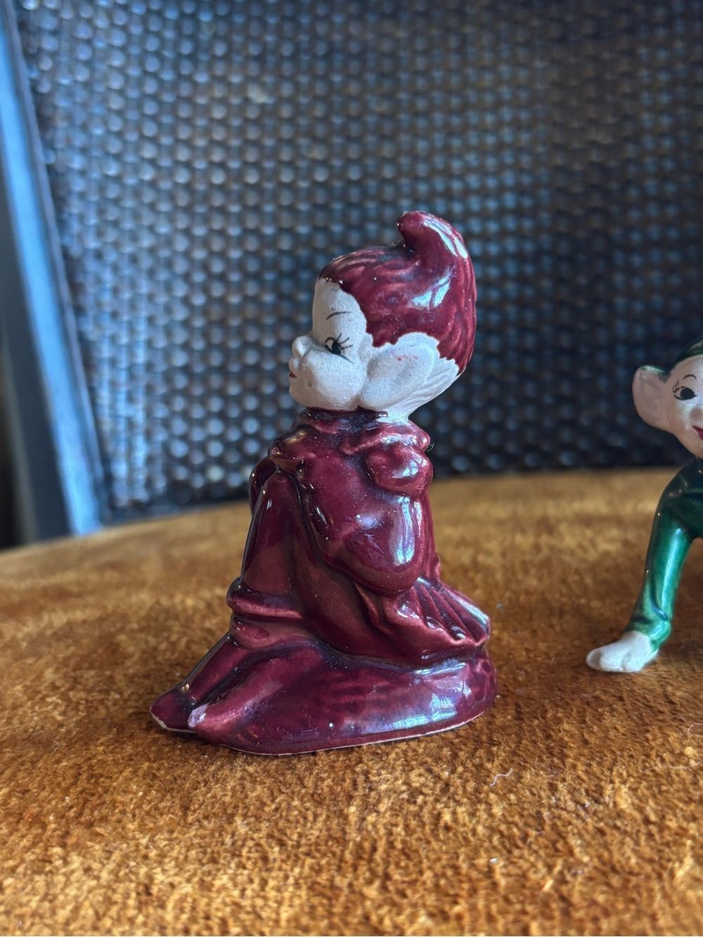 Vintage Ceramic Pixie Elf Figurines Set of 2 Red & Green Christmas Elves MCM - Picture 2 of 9